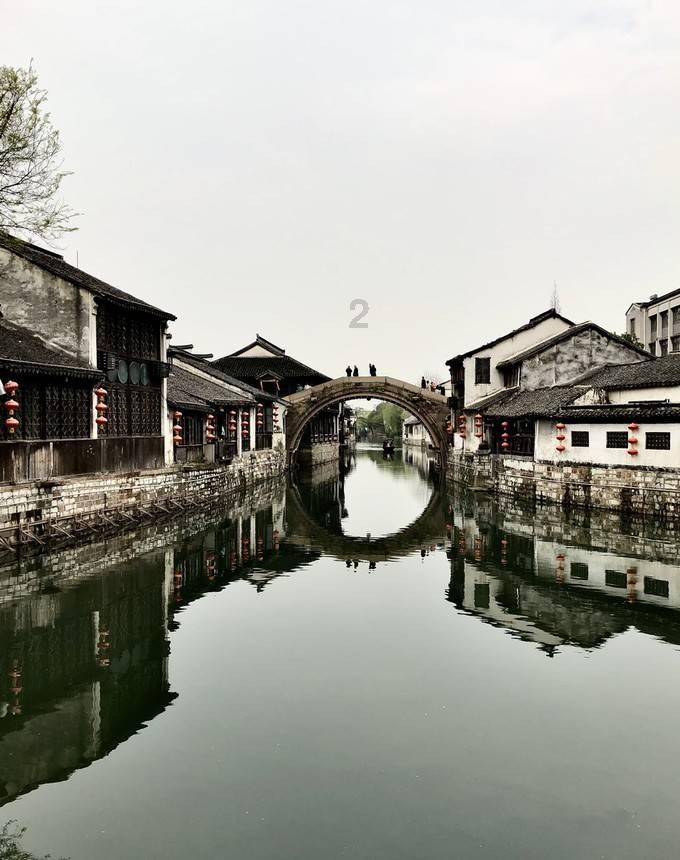 解疑答惑，王思聪路边吃铁锅炖肉，只花上百元难得节省，你觉得呢？蜗牛问答平台